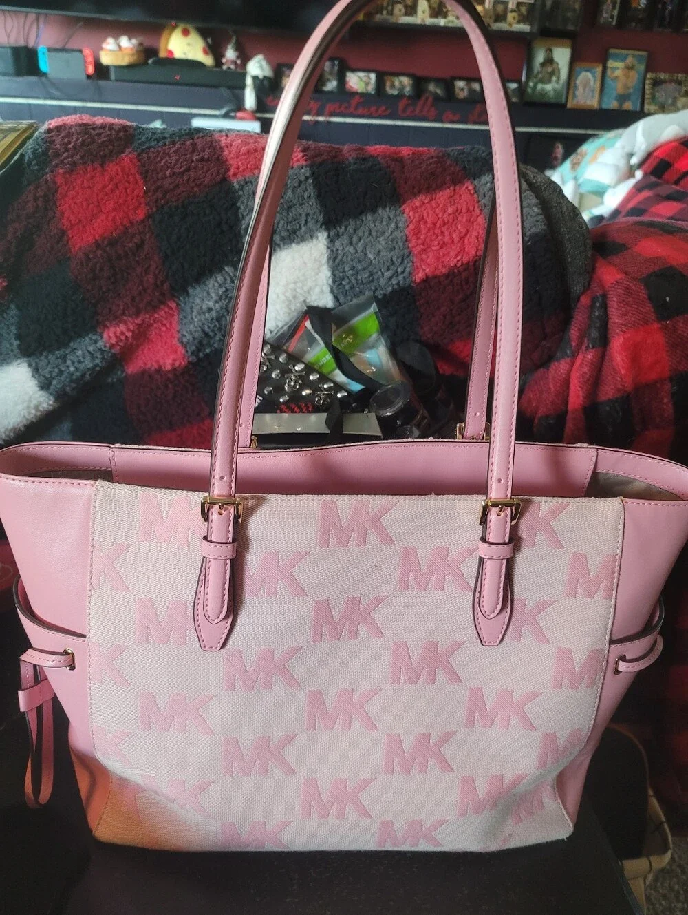 Michael Kors Gilly Large Drawstring Tote & Jet Set Wallet Set - Carnation Pink